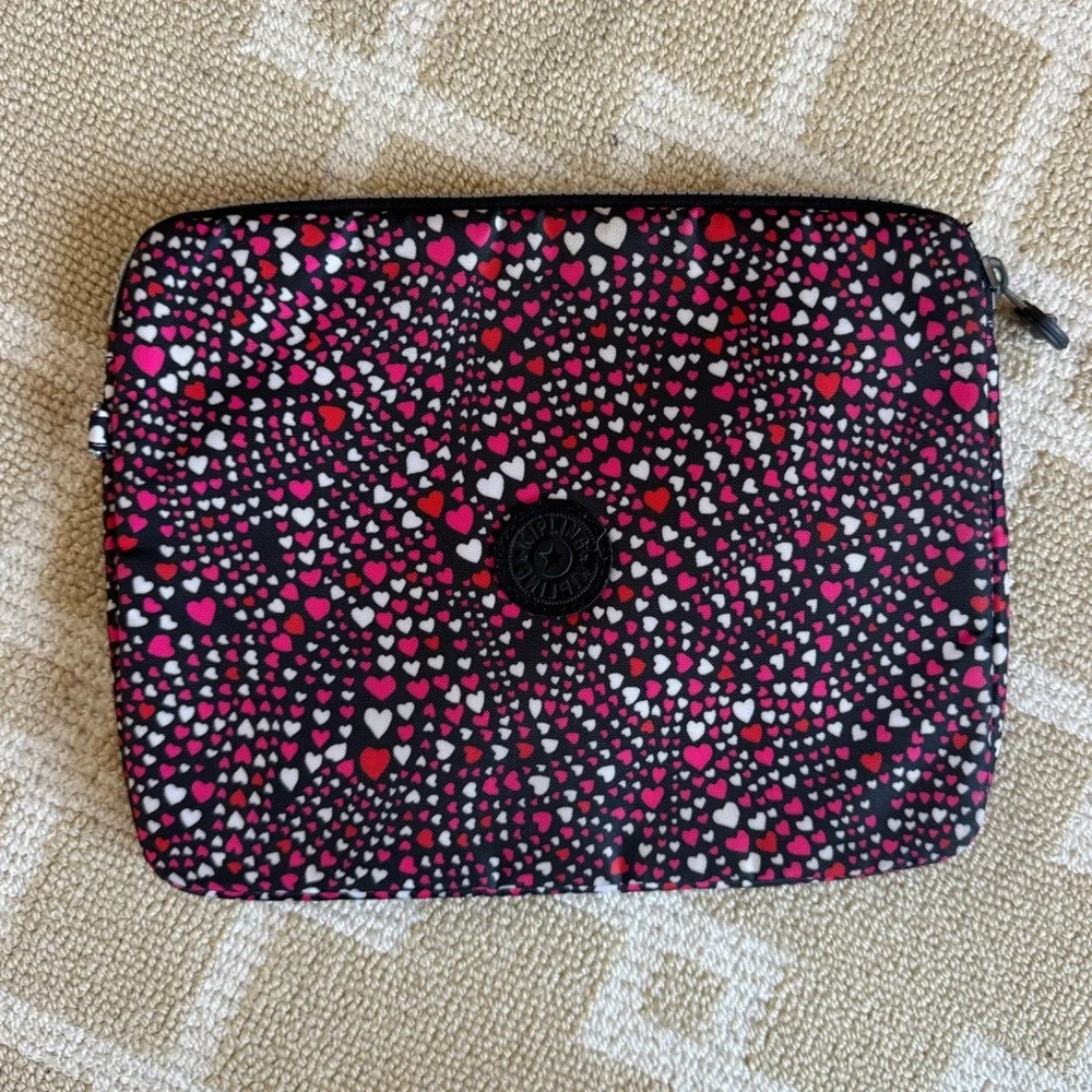 Kipling Tablet Sleeve iPad Case Travel Zip Pouch Black Pink Heart Print One Size